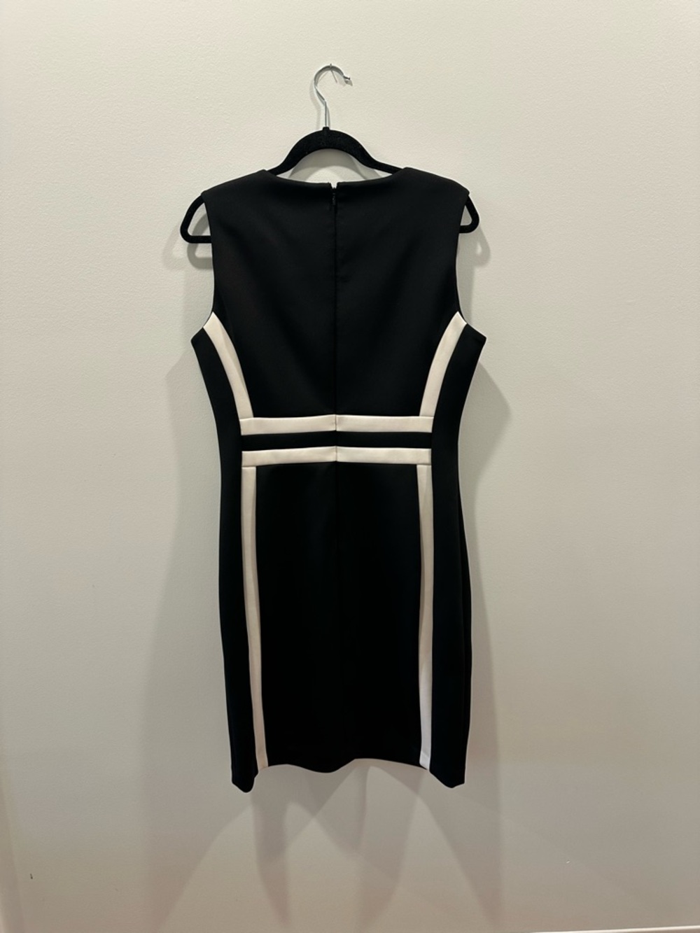 Calvin Klein Womens 12 Scuba Colorblock Sleeveless Black Sheath Dress - Picture 2 of 4